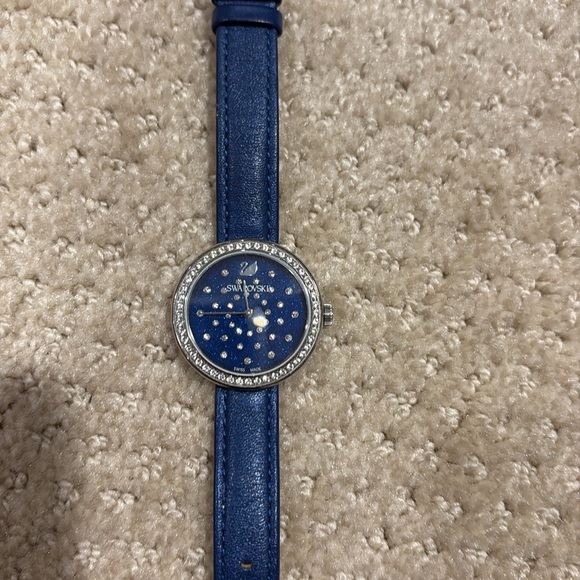 Swarovski Watch Blue with Swarovski Crystals needs battery - Picture 3 of 3